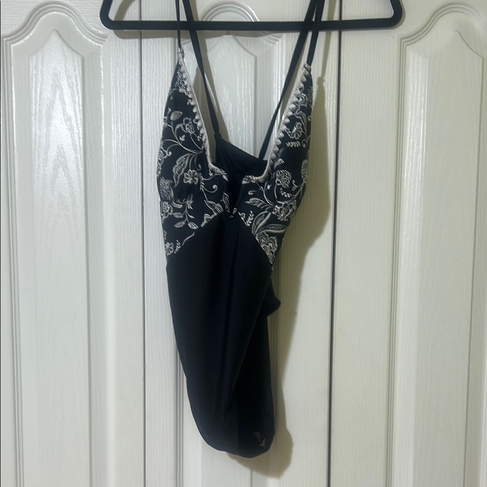 Cupshe Elegant Black Swimsuit